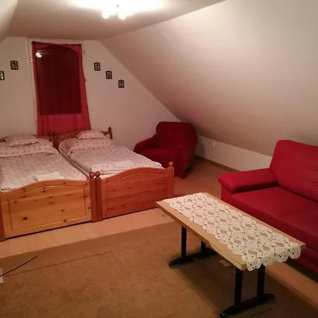 Mikula Porta Hollókő