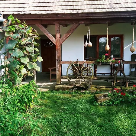 Mikula Porta * Hollókő