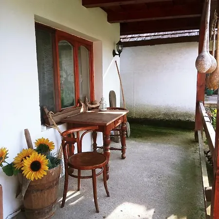 Mikula Porta Hollókő