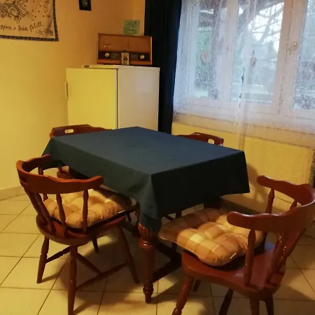 Mikula Porta בית נופש Hollókő